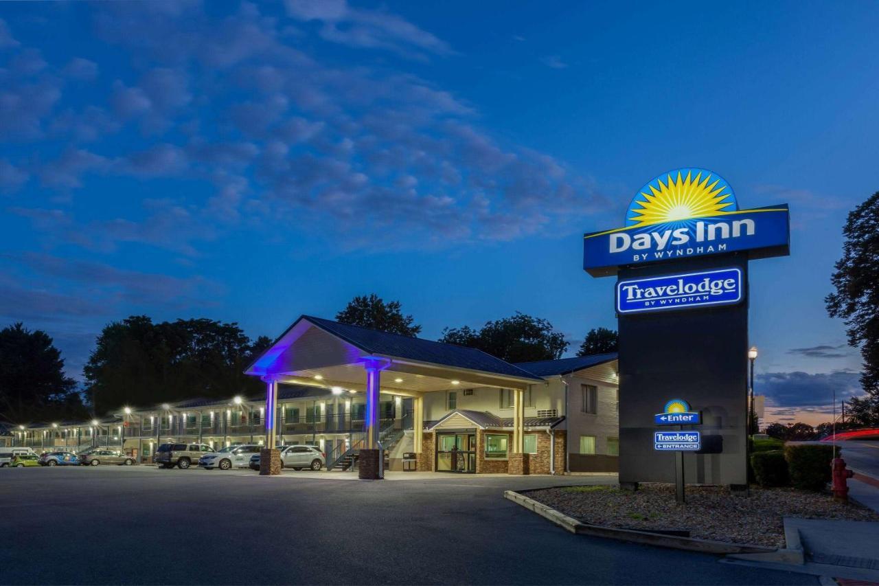 Travelodge By Wyndham Charles Town - Harpers Ferry ภายนอก รูปภาพ