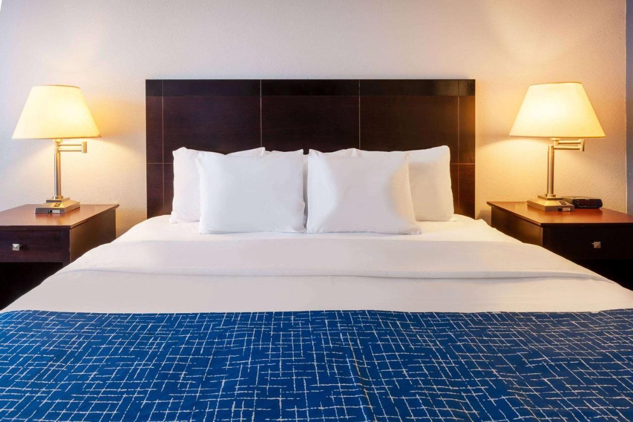 Travelodge By Wyndham Charles Town - Harpers Ferry ภายนอก รูปภาพ