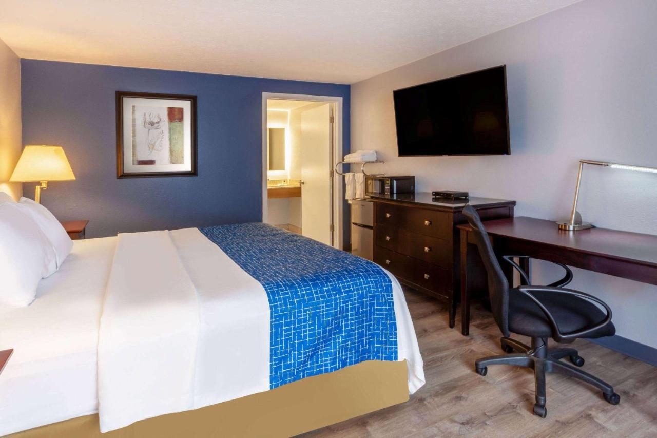Travelodge By Wyndham Charles Town - Harpers Ferry ภายนอก รูปภาพ